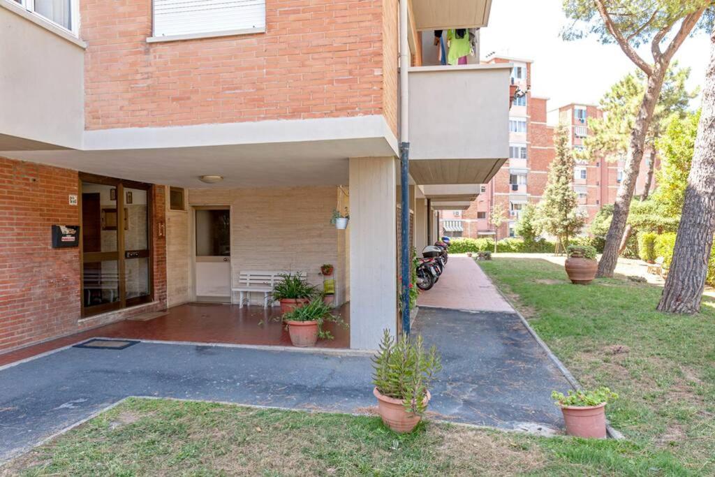 Free Parking Appartamento 5 Stelle Elegante Con Suite Livorno Luaran gambar